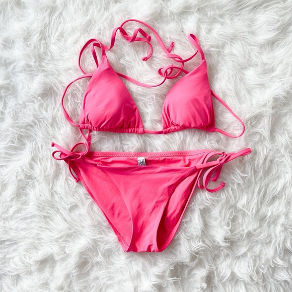 Becca Bikini - Picture 2 of 5